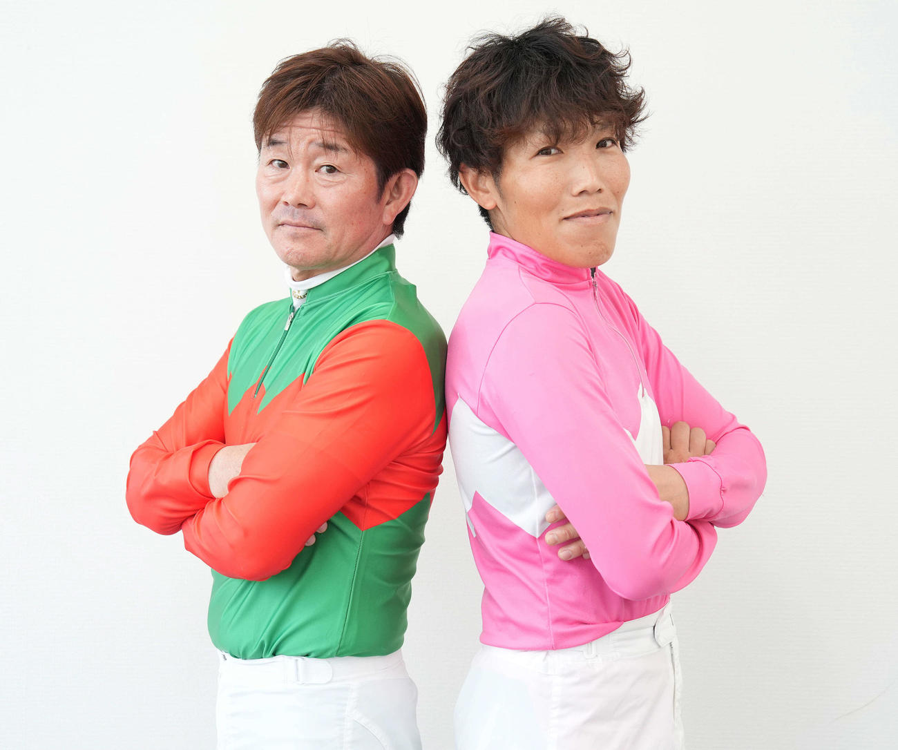 2024年8月、園田競馬のPRで日刊スポーツを訪れた小牧太騎手（左）と松本幸祐騎手