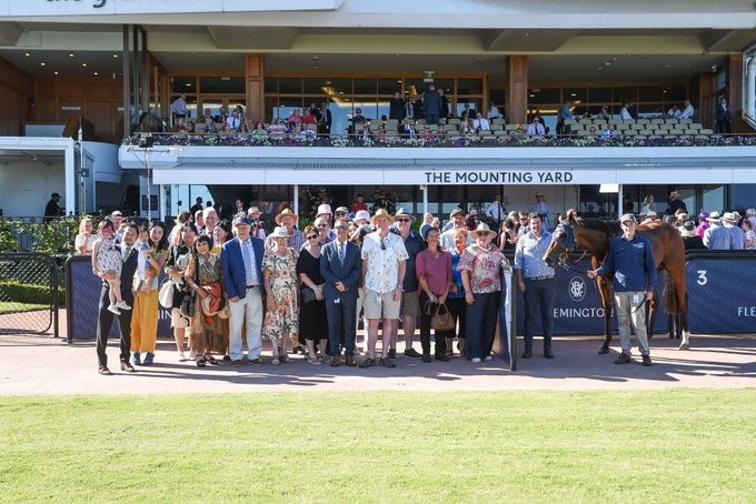 フレミントン競馬場で勝利を挙げたニシノクレセント（C）RacingPhotos、ライジングサンシンジケート