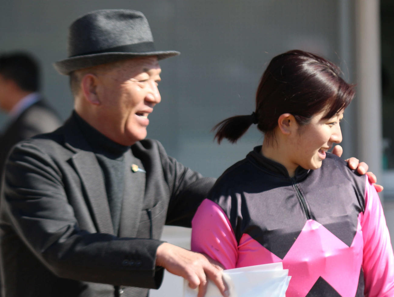 小倉5Rを制したムイの今村聖奈騎手と笹田師
