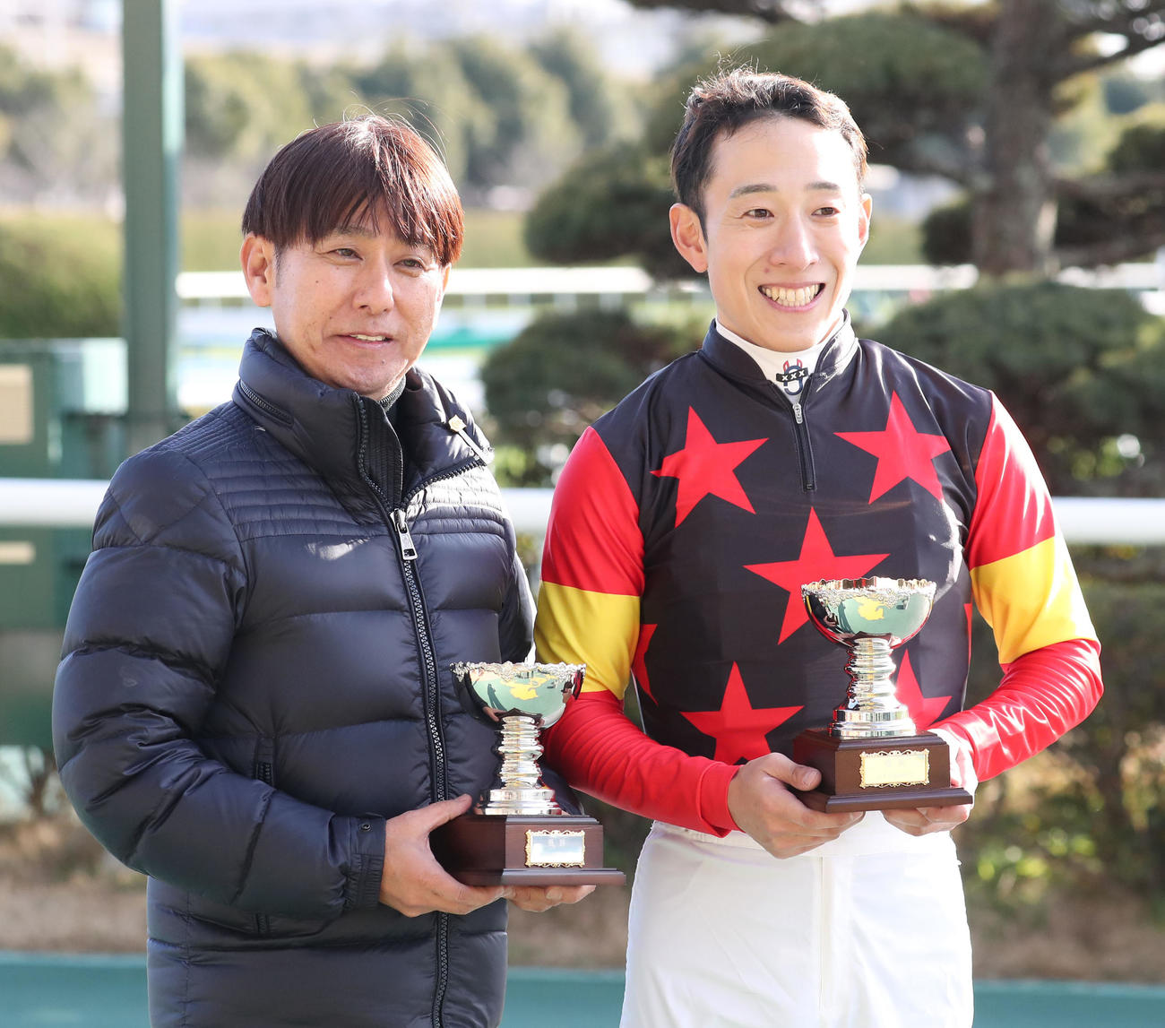 壇之浦Sを制した藤岡騎手と四位調教師（左）（撮影・梅根麻紀）