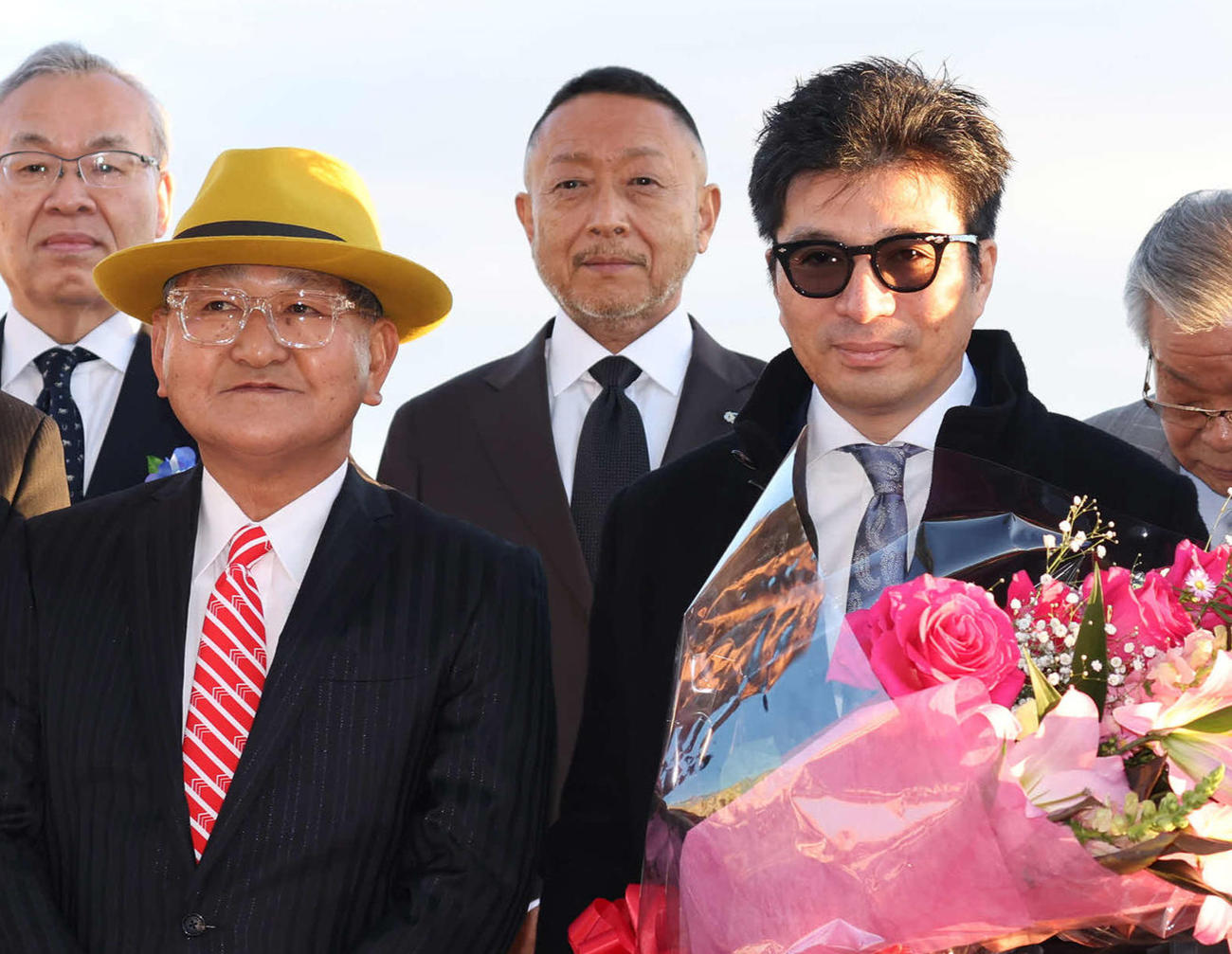 前列左から矢作師、藤田オーナー（2024年12月29日撮影）
