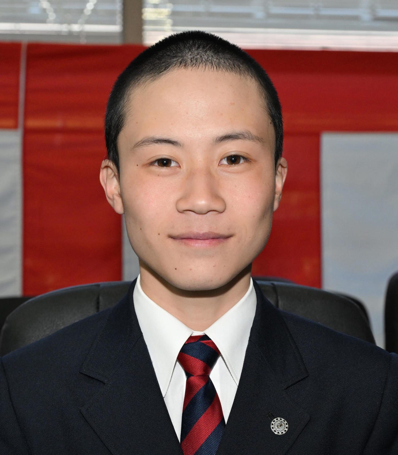 競馬学校騎手課程41期生の卒業式に出席した遠藤汰月（撮影・千葉一成）