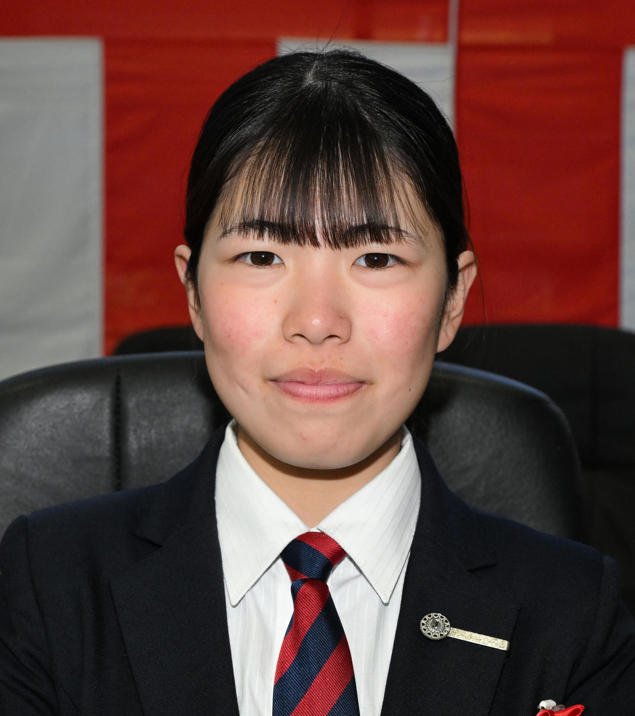競馬学校騎手課程41期生の卒業式に出席した谷原柚希（撮影・千葉一成）