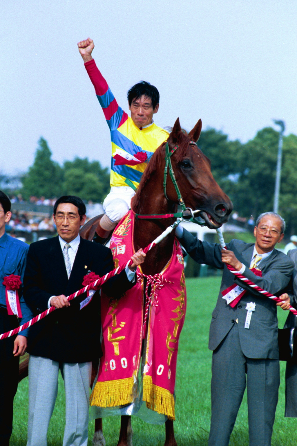 00年5月、アグネスフライトで日本ダービーを制す