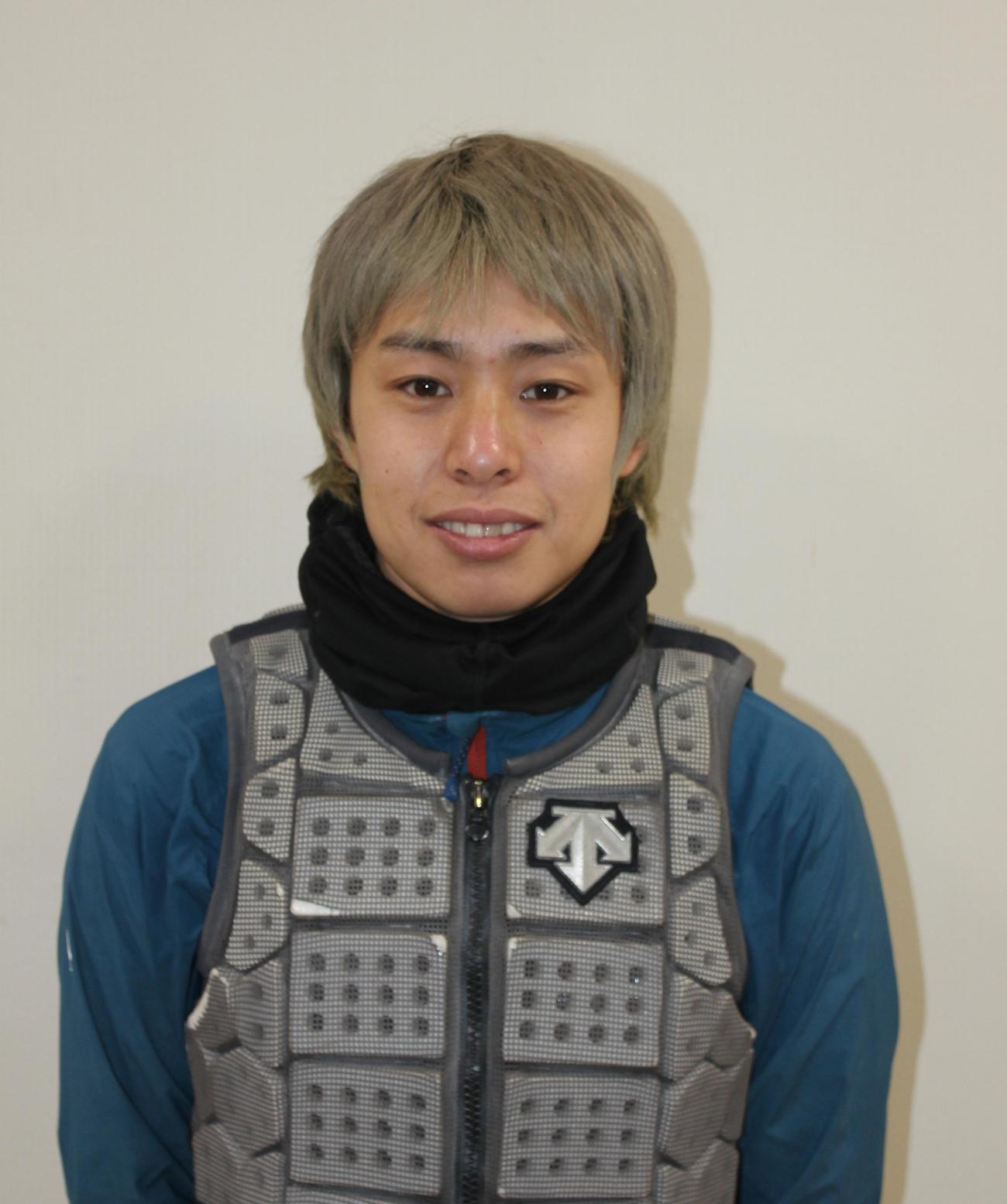 銀髪の林謙佑