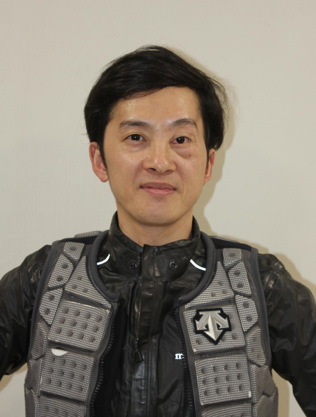 引き締まった表情を見せる宮川実