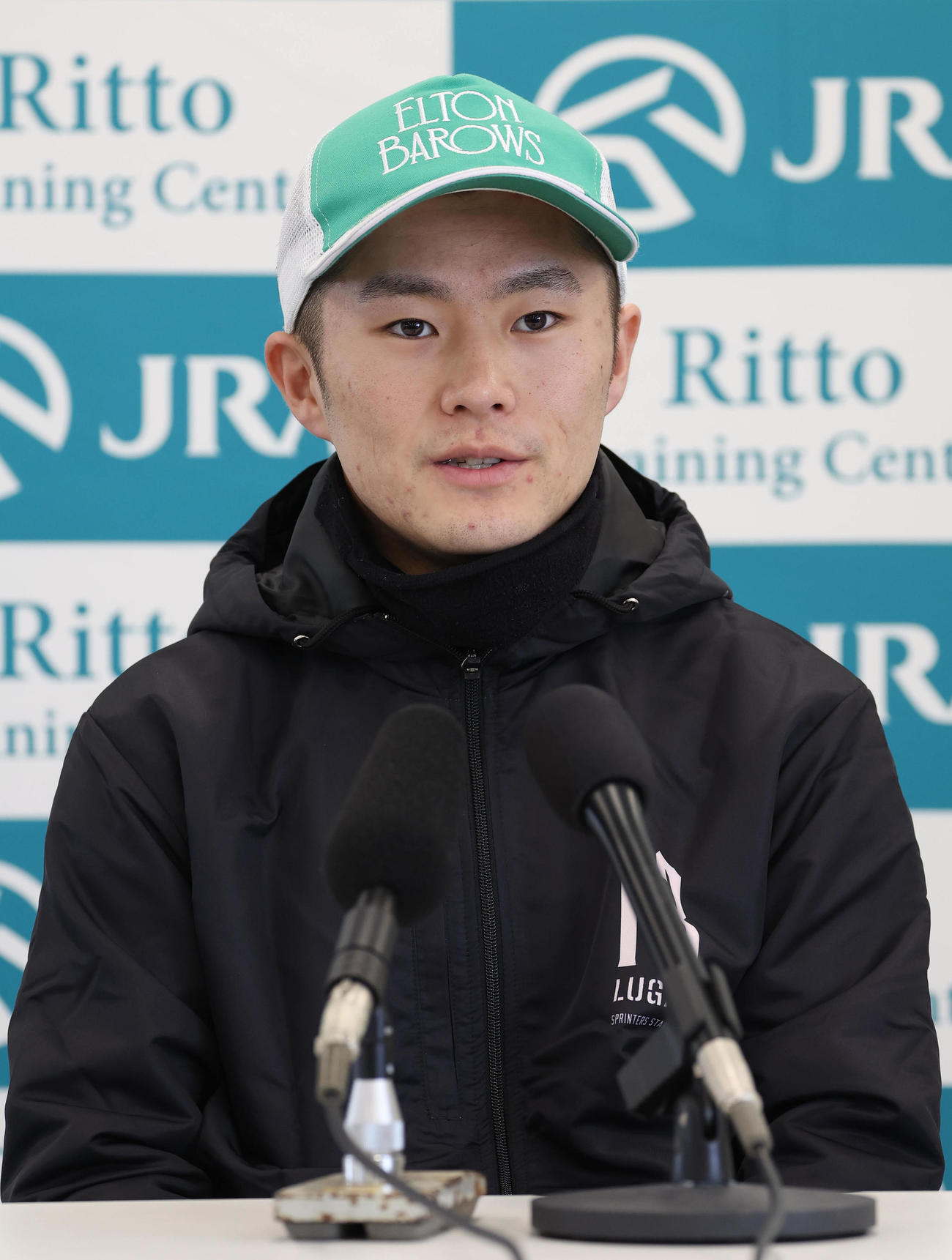 高松宮記念の共同会見で質問に答える西村淳騎手（撮影・白石智彦）