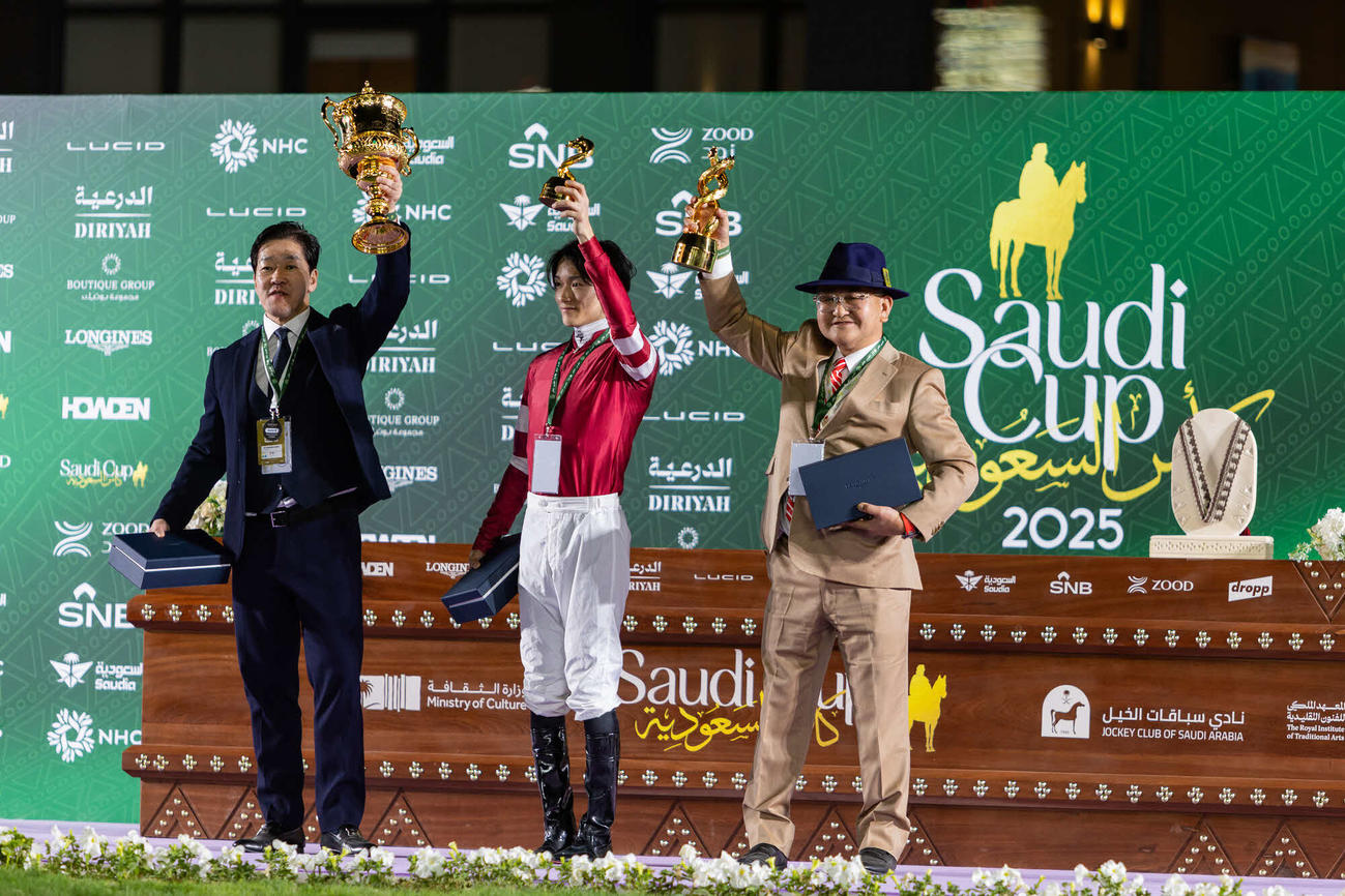 サウジCの表彰式（C）Jockey Club of Saudi Arabia／Neville Hopwood