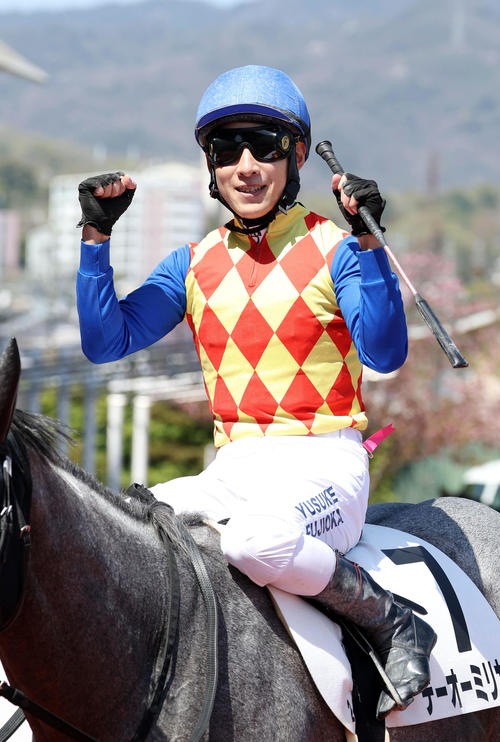 あれから1年… 天国の藤岡康太さんへ 兄佑介騎手の手綱で勝った師匠宮
