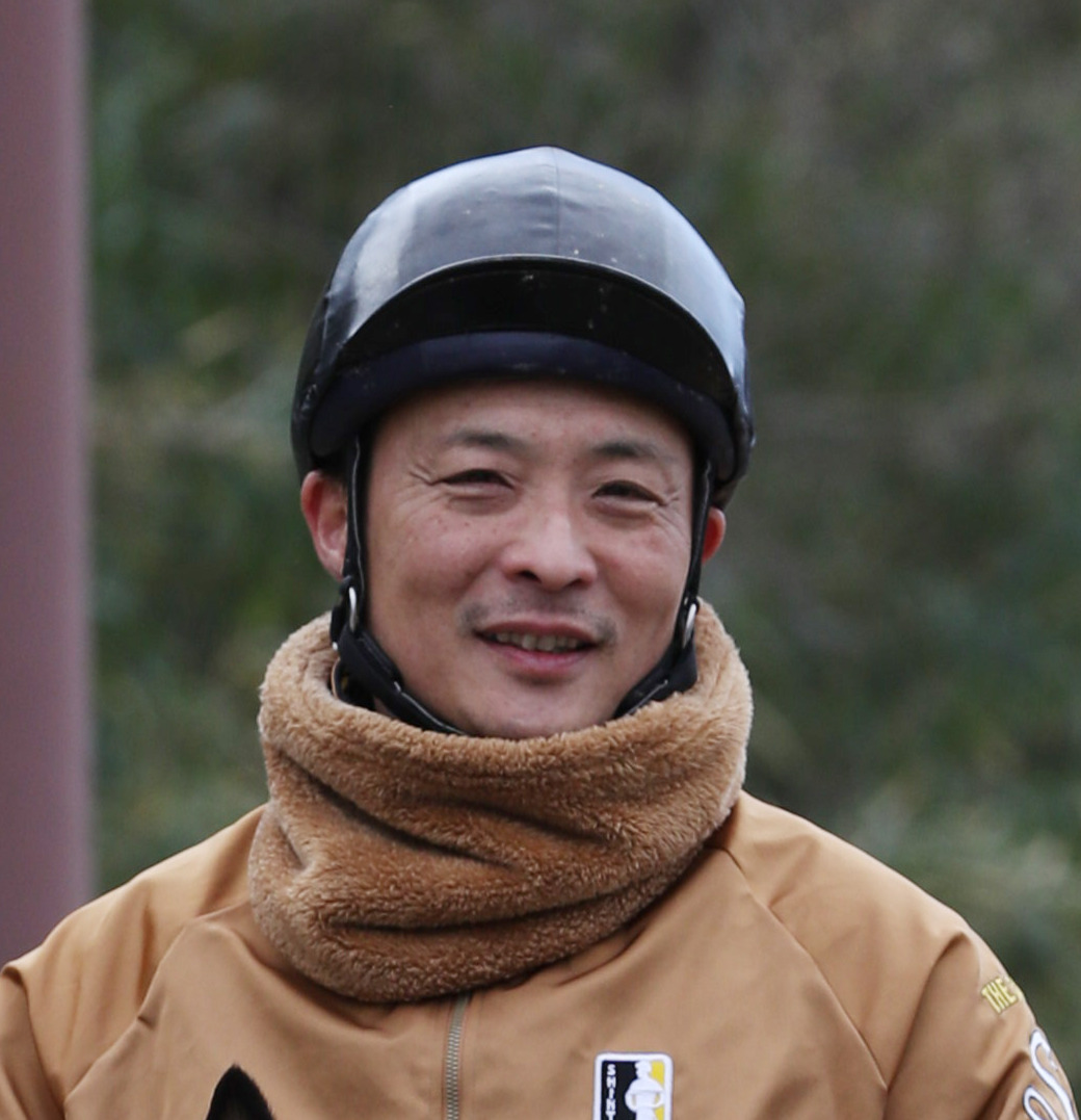 新谷功一調教師（2020年撮影）