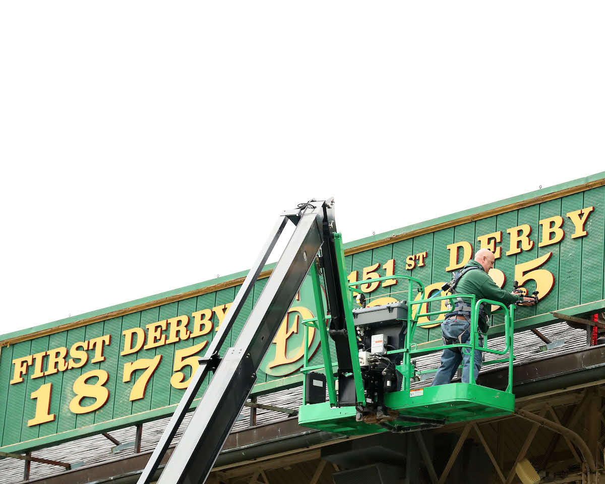 ケンタッキーダービーへ向け準備するチャーチルダウンズ競馬場（C）Coady　Media／Churchill　Downs