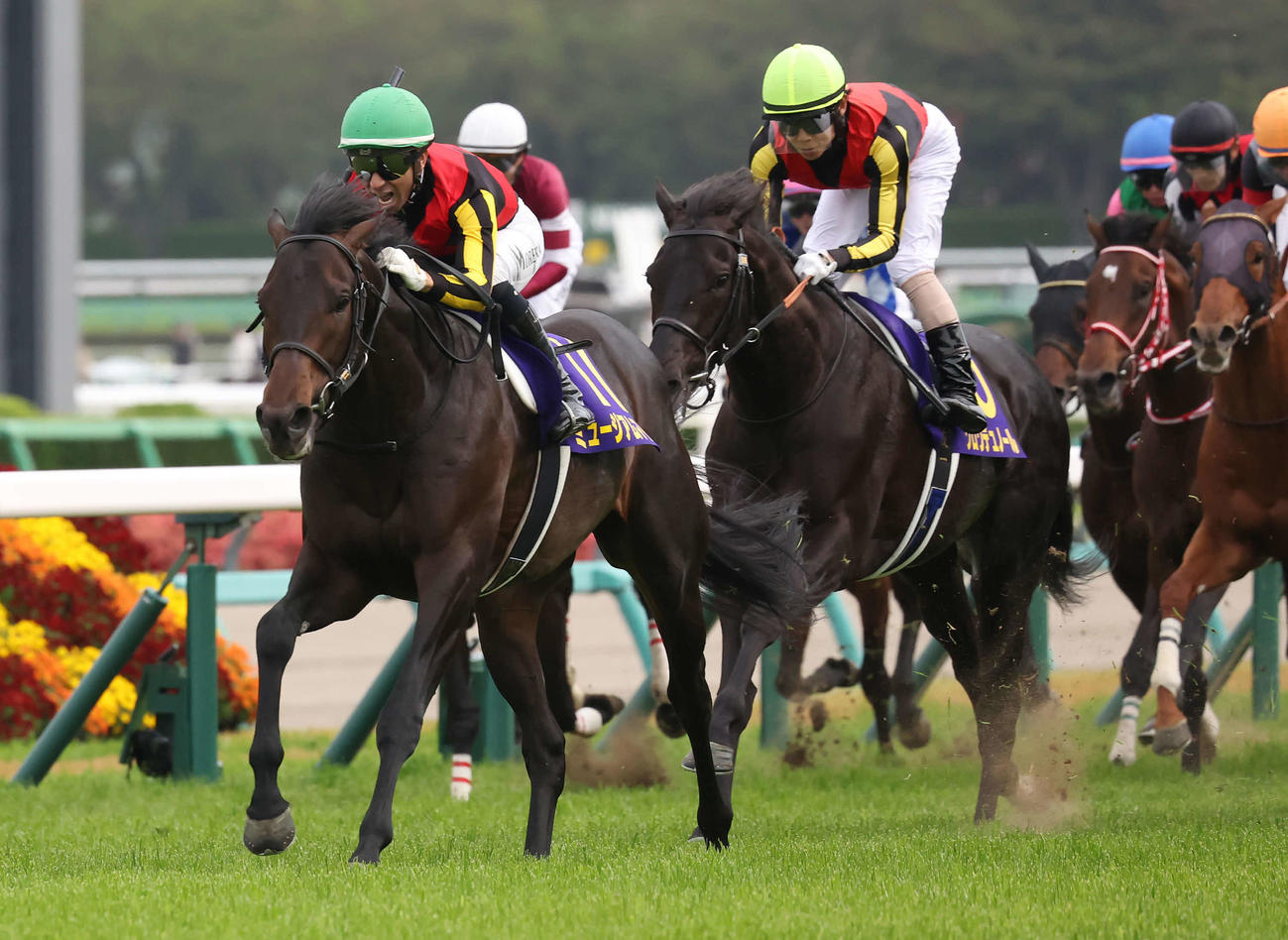 中山11R、皐月賞を制したミュージアムマイルとモレイラ騎手（左）（撮影・丹羽敏通）