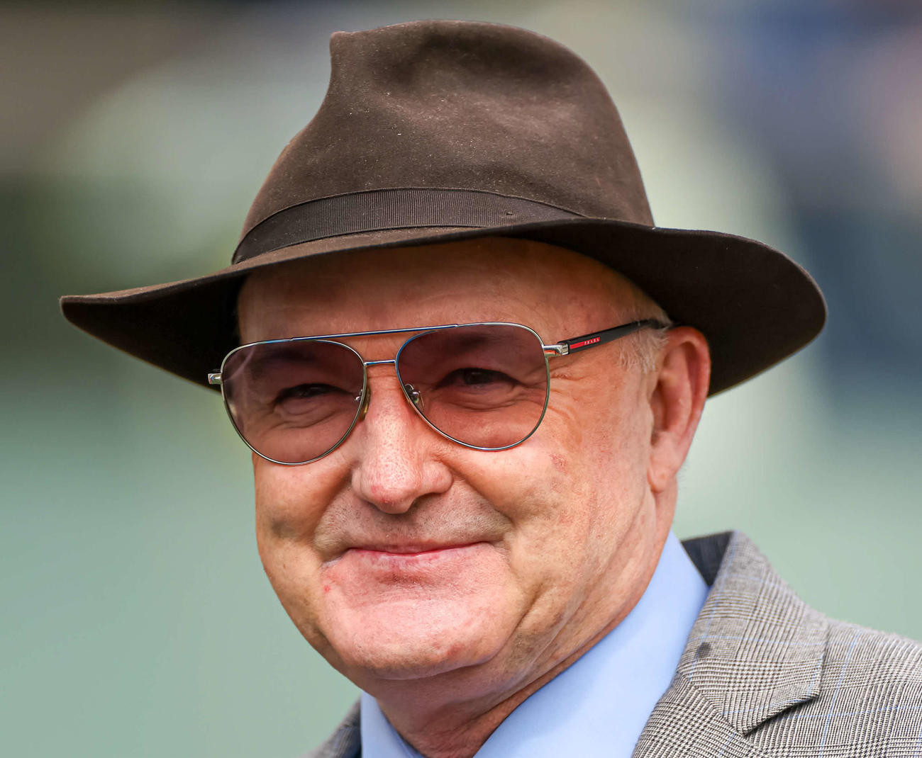 カーインライジングの枠順が決まり、笑顔のデヴィット・ヘイズ調教師（C）The Hong Kong Jockey Club