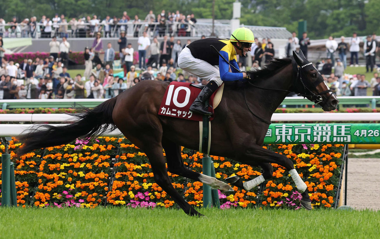 4月27日、フローラSを制したカムニャックとシュタルケ騎手