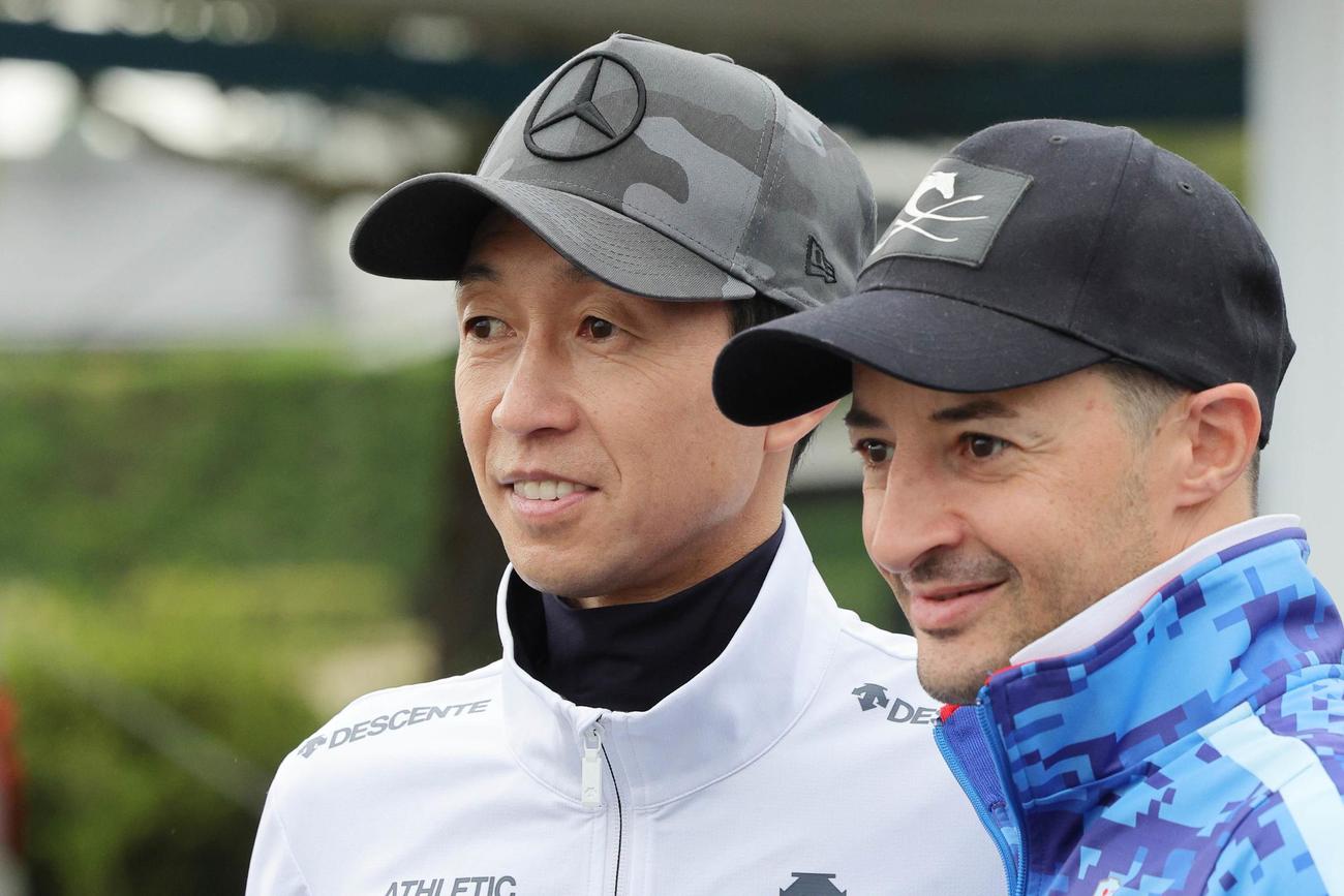 武豊騎手（左）とルメール騎手（2022年撮影）