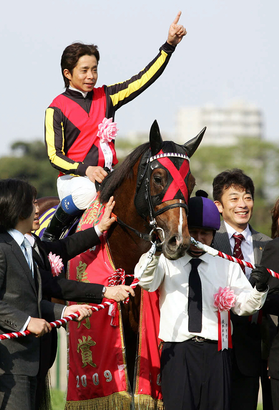 2009年皐月賞を制したアンライバルドと岩田康誠騎手
