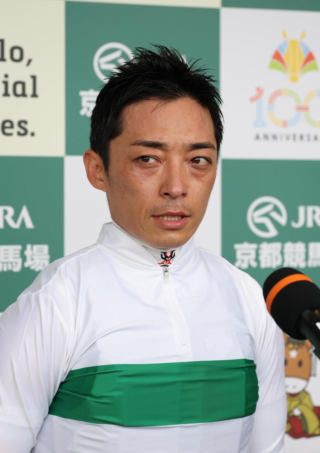 ショウヘイで京都新聞杯を制して共同インタビューに答える川田騎手（撮影・白石智彦）