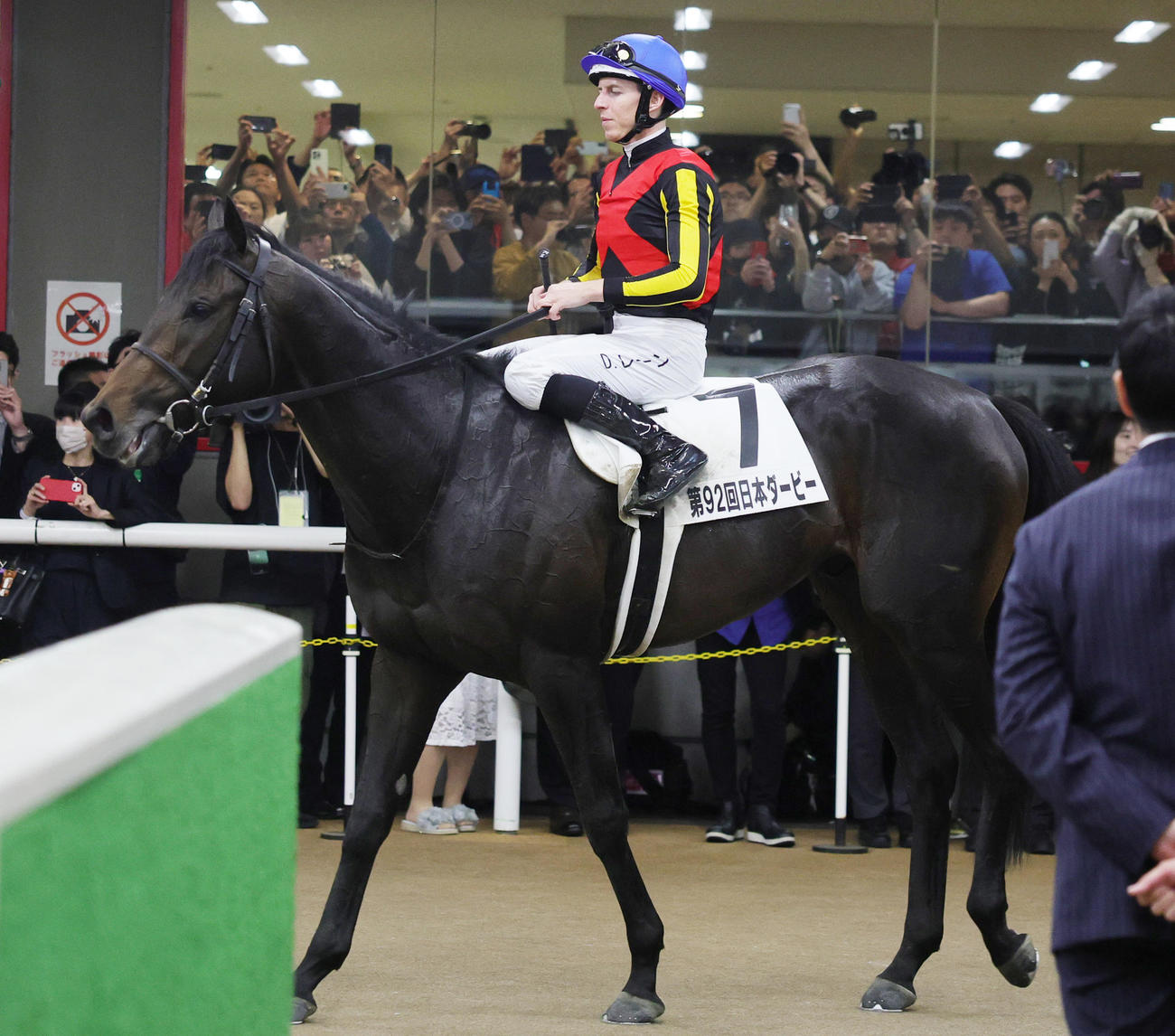 日本ダービーで6着に終わったミュージアムマイルとレーン騎手（撮影・野上伸悟）