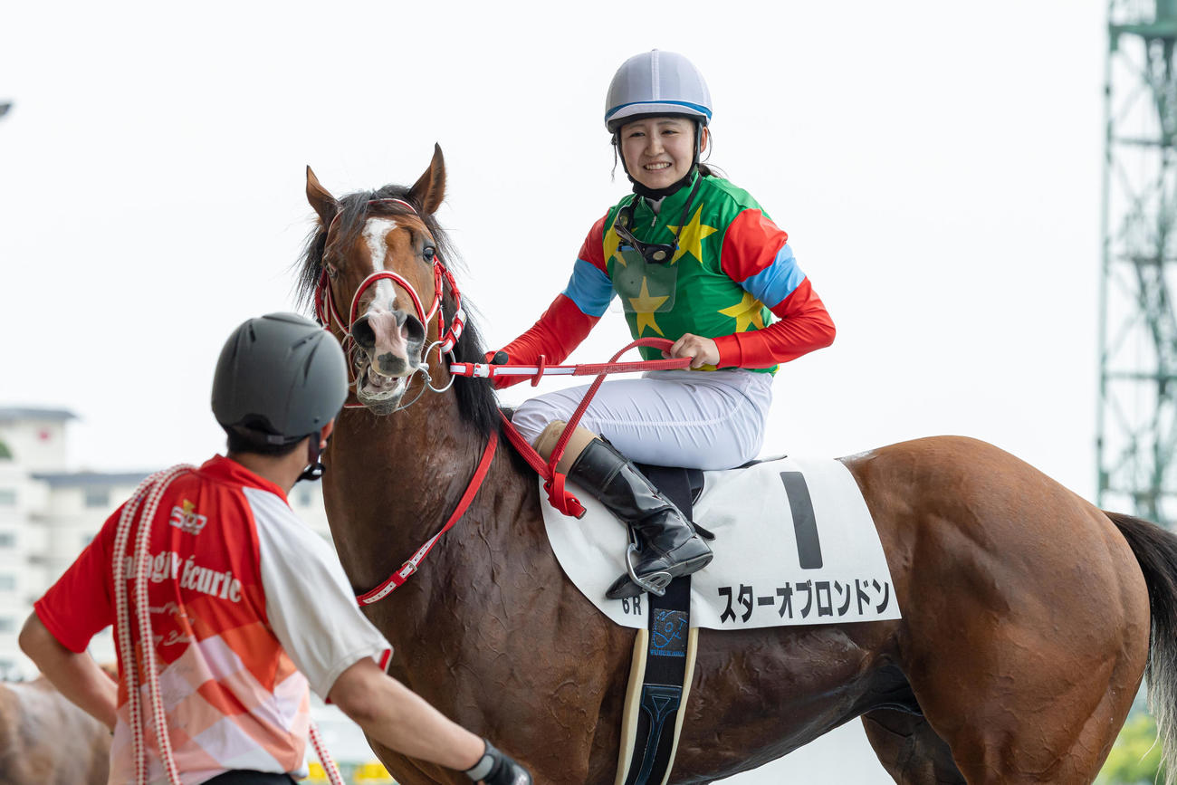 スターオブロンドンで新馬戦を制した古川奈穂騎手