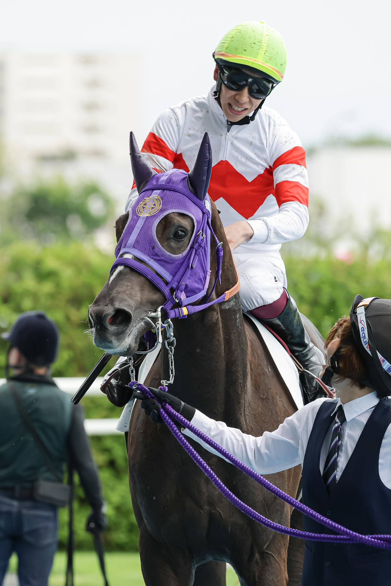 函館5R、デビュー戦を制したクラディスティーナと横山武騎手（撮影・村野早祐）