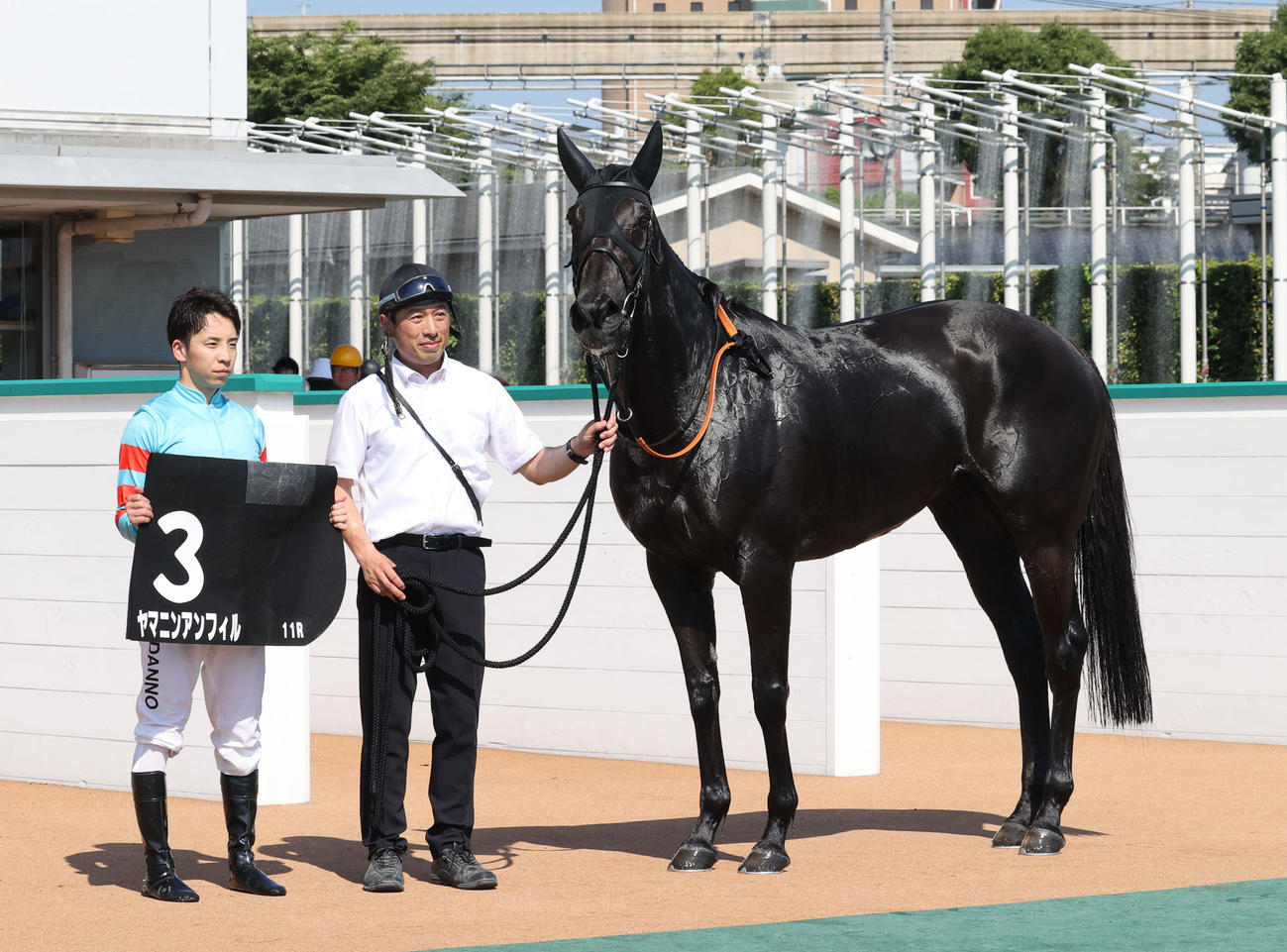 小倉11R、佐世保Sを制したヤマニンアンフィルと団野騎手（撮影・梅根麻紀）