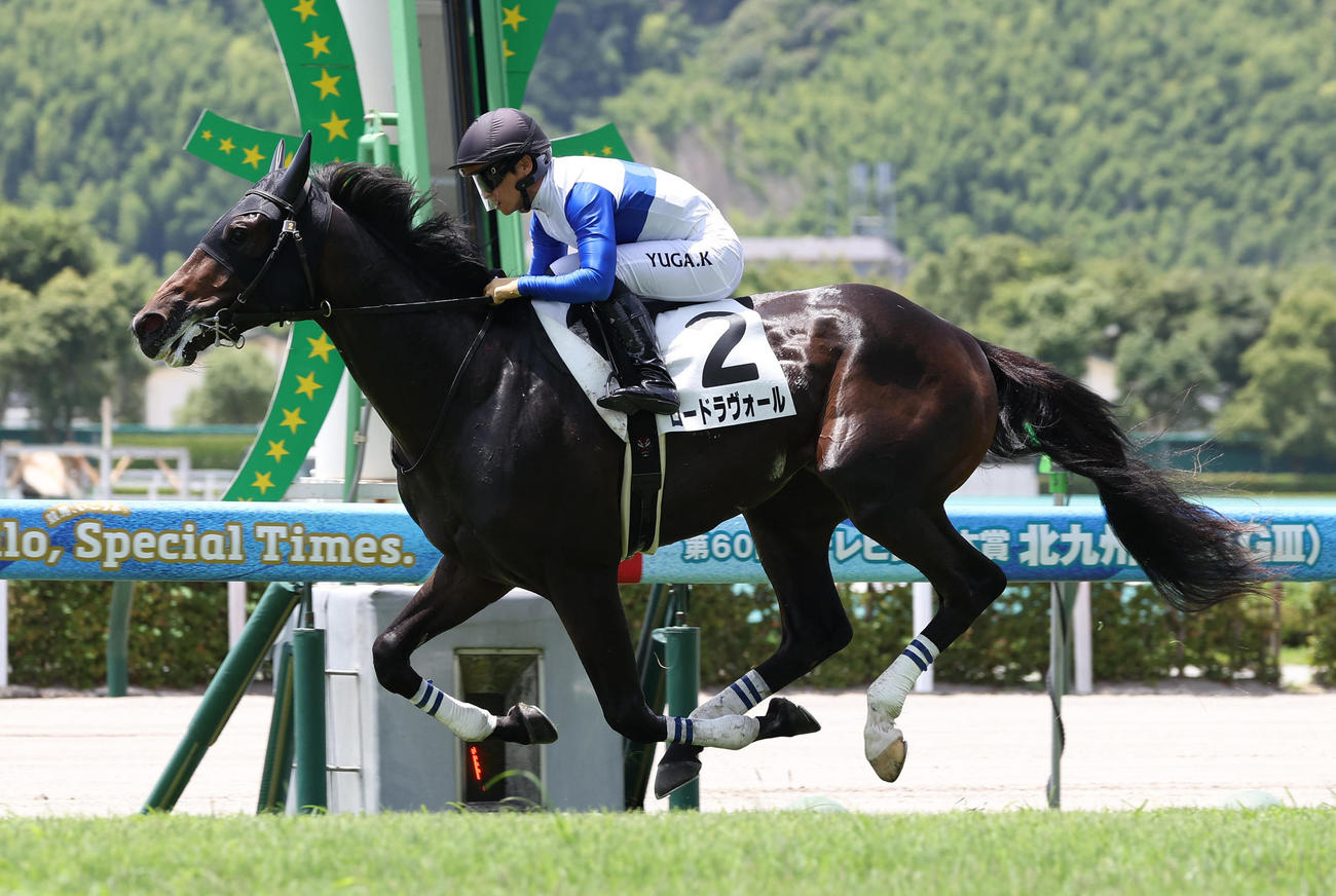 小倉5R、直線抜け出して新馬戦を快勝したロードラヴォール（撮影・白石智彦）