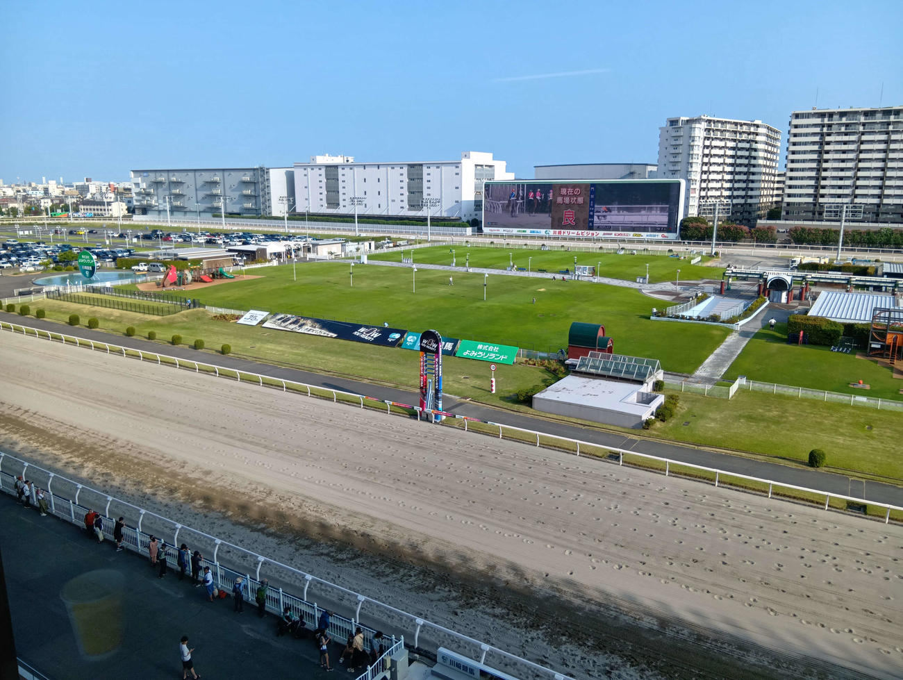 スパーキングレディーカップ当日を迎えた川崎競馬場（撮影・渡辺嘉朗）