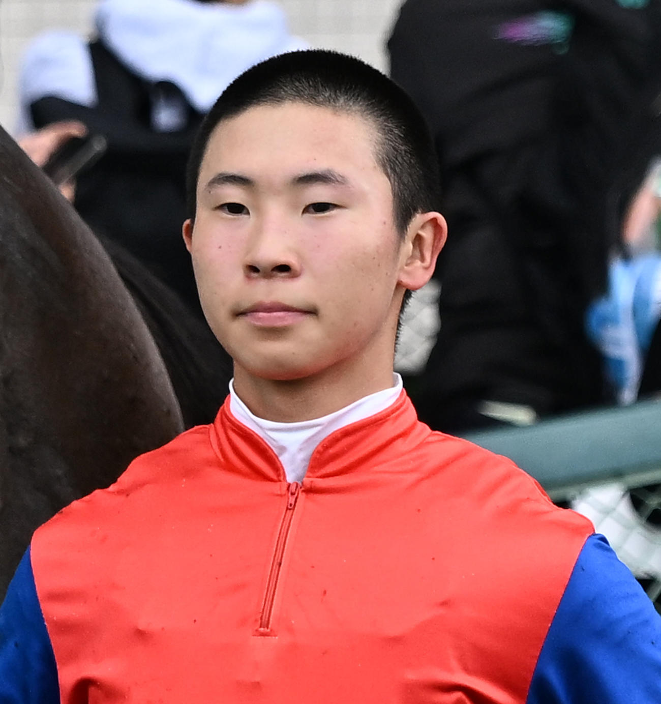 福島1R、2歳未勝利をブラックハヤテで制した石神深道騎手（撮影・千葉一成）