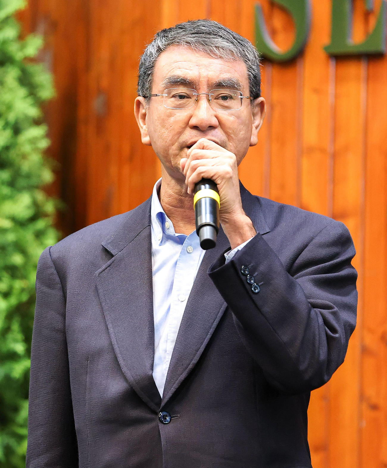 セレクトセール開会式であいさつする日本競走馬協会の河野太郎会長