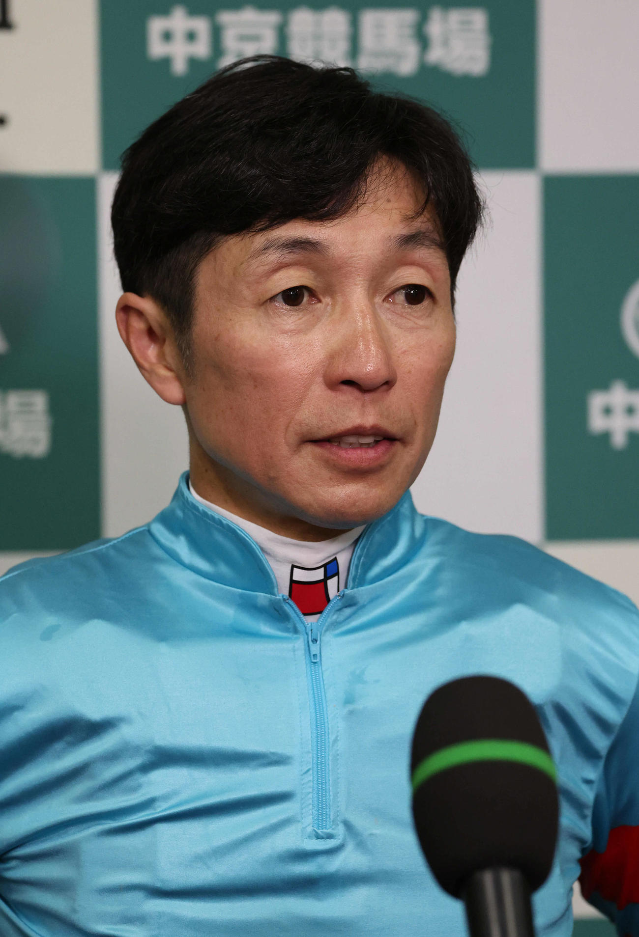 中京7R、ヤマニンウルスで東海Sを制して共同インタビューに答える武豊騎手（撮影・白石智彦）