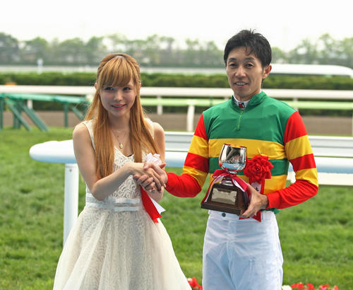 最多8勝「札幌記念男」武豊騎手はシュヴァリエローズと新コンビ／有力
