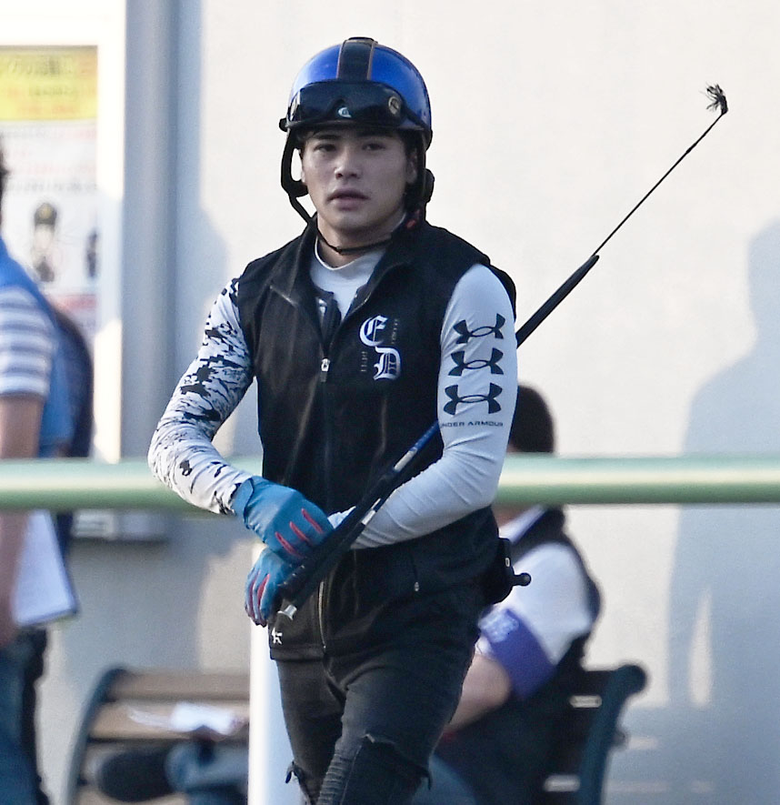 調教に臨む水沼元輝騎手（撮影・千葉一成）