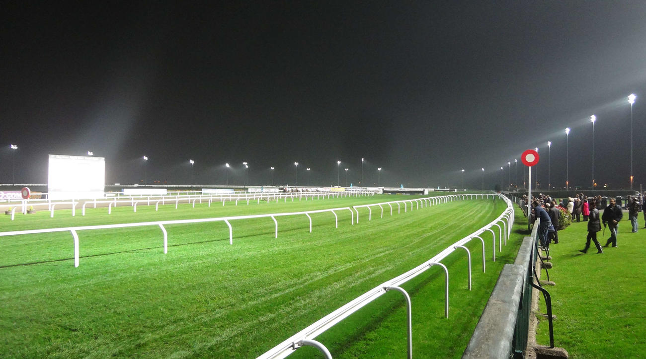 英国のケンプトンパーク競馬場