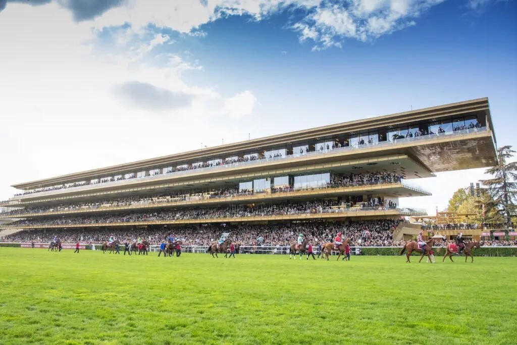 凱旋門賞が行われるパリロンシャン競馬場（（C）France Galop）