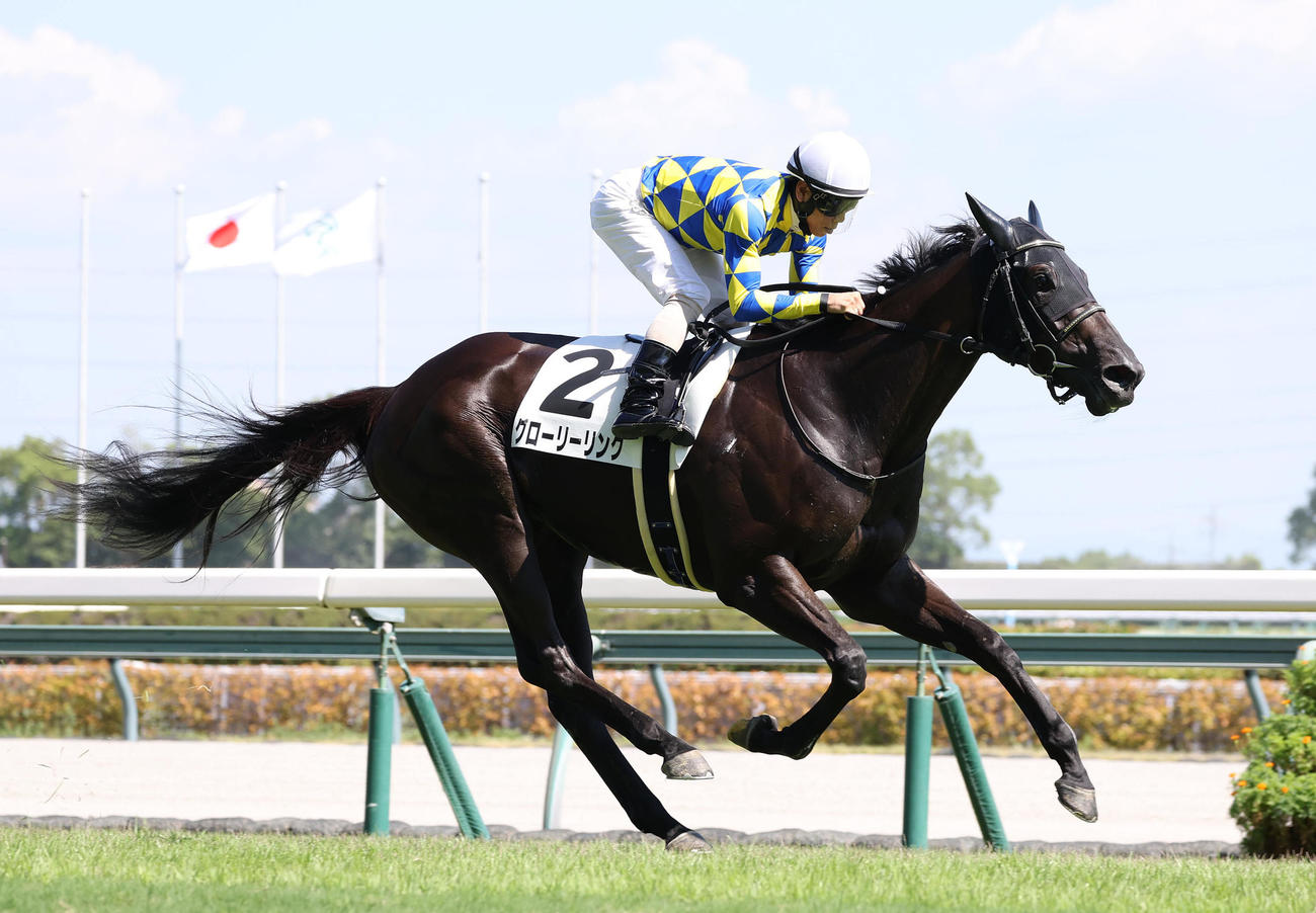中京8R、レコードタイムで3歳以上1勝クラスを制したグローリーリンク（撮影・白石智彦）