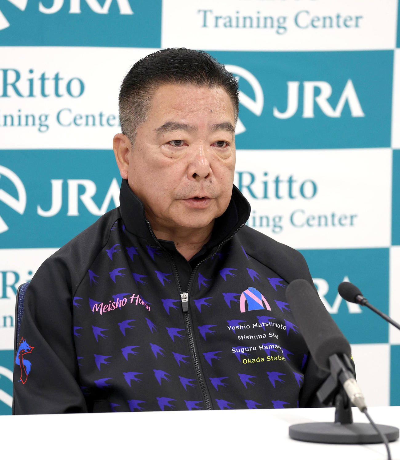 岡田稲男調教師（2024年4月24日撮影）