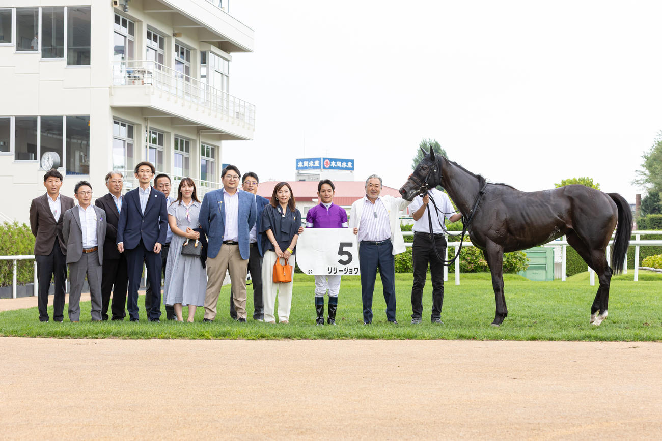 札幌5R、デビュー戦を制したリリージョワ（撮影・村野早祐）