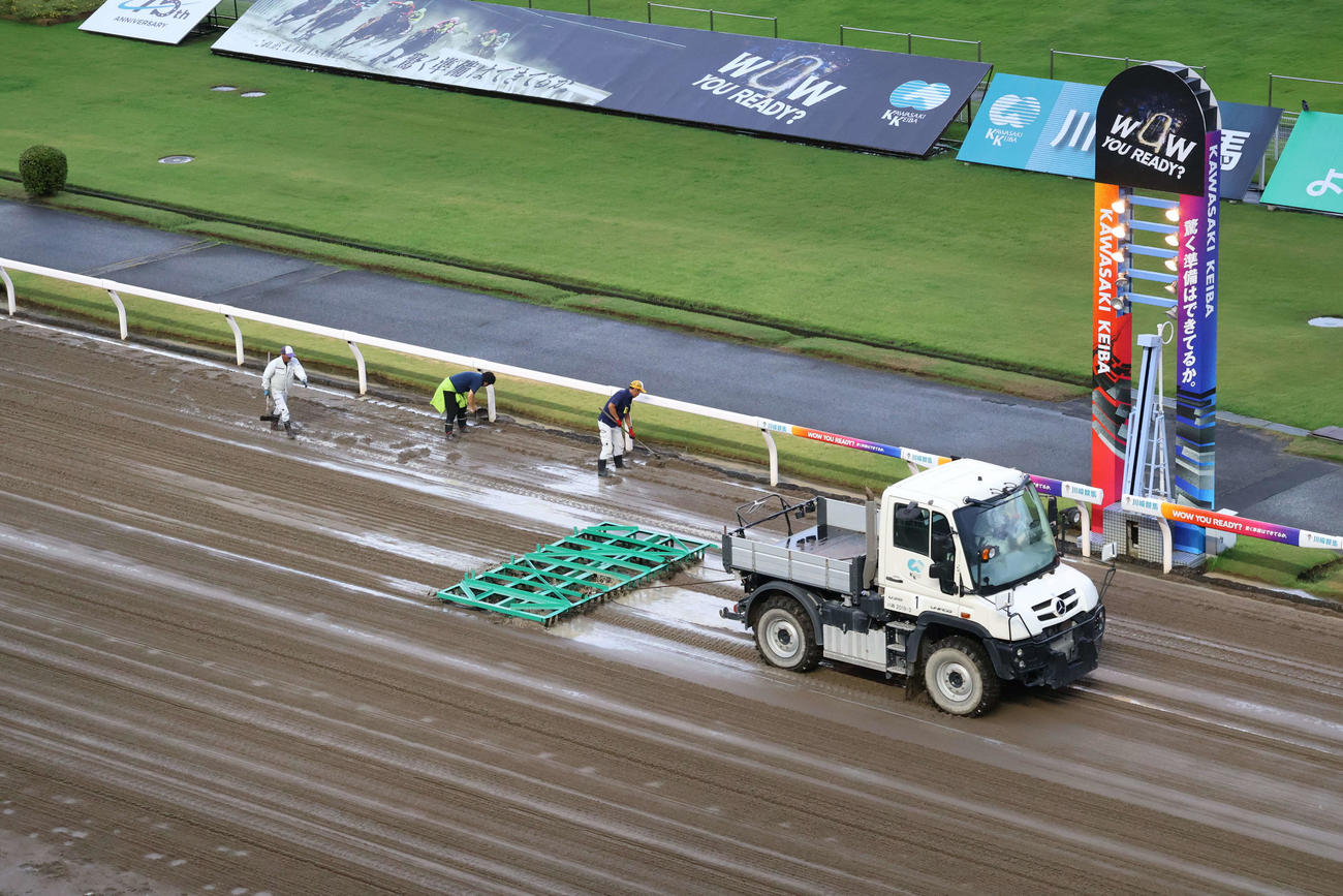 馬場整備のため6Rまで取りやめとなった11日の川崎競馬場