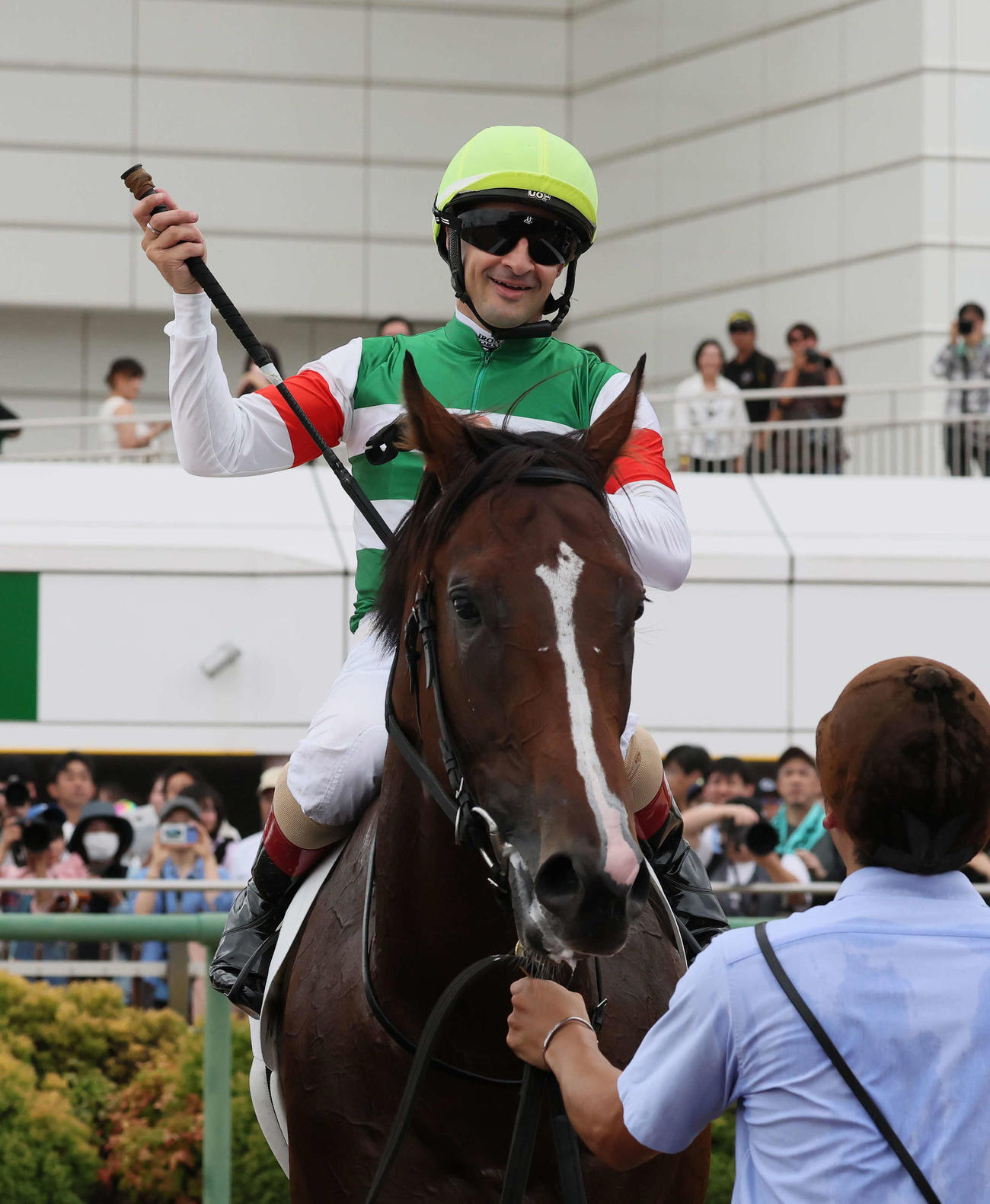 中山5R、2歳新馬戦を制したサンダーストラックとルメール騎手（撮影・丹羽敏通）
