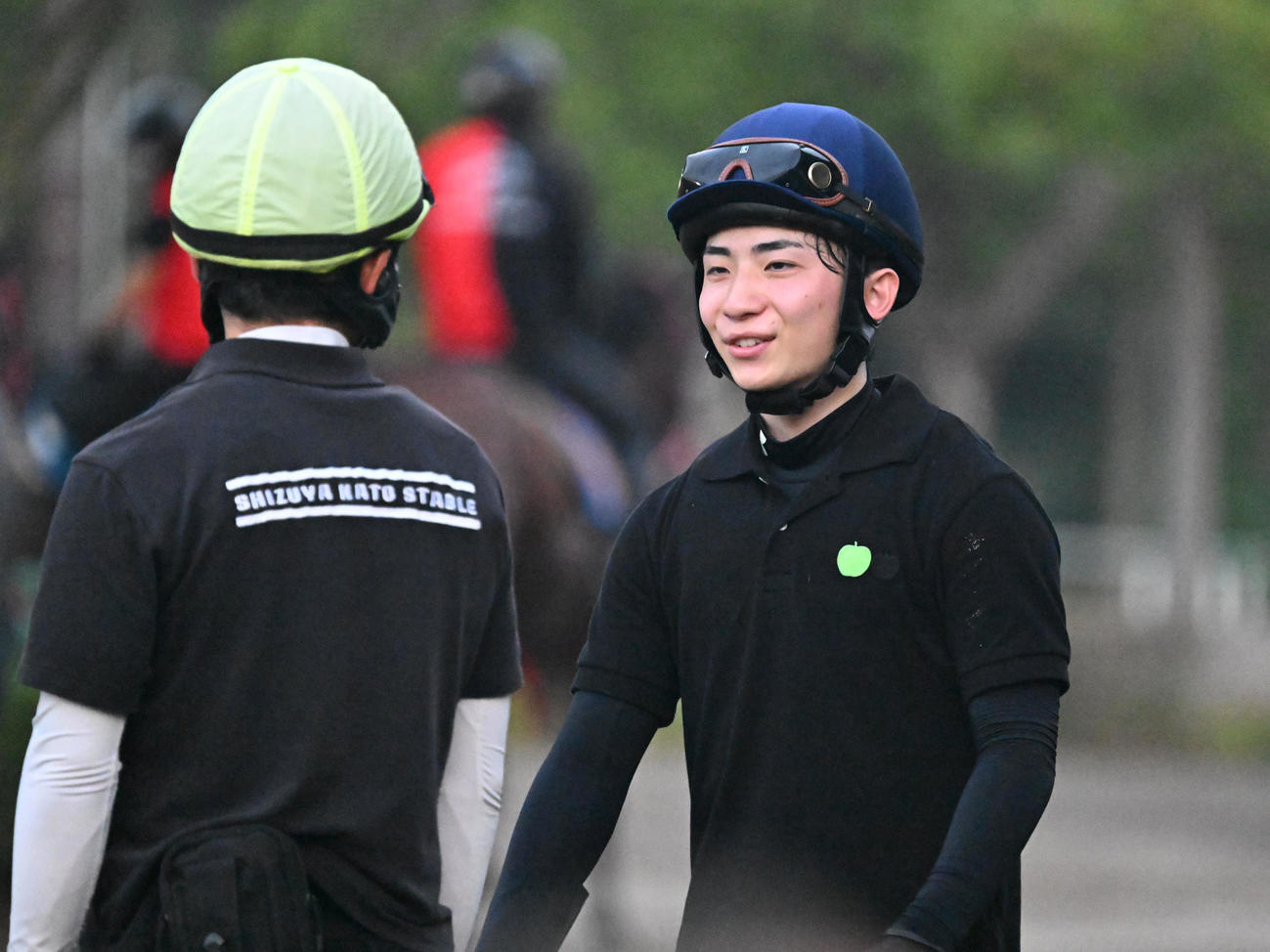 調教を終えた長浜騎手（撮影・千葉一成）