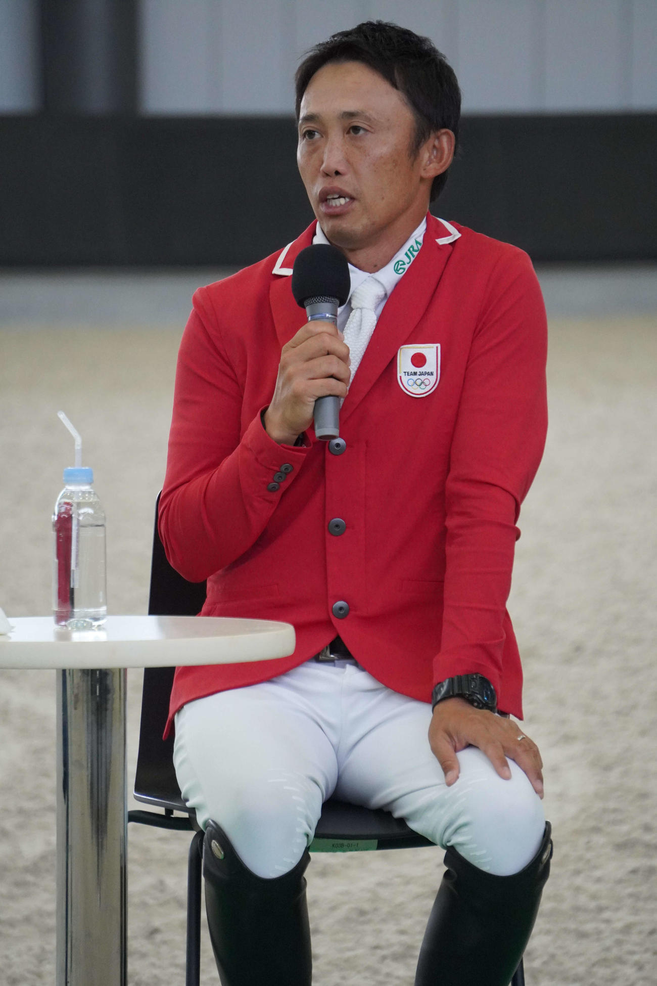 馬事公苑で行われた愛馬の日イベントで、福永祐一調教師とトークショーを行った馬術の戸本一真選手