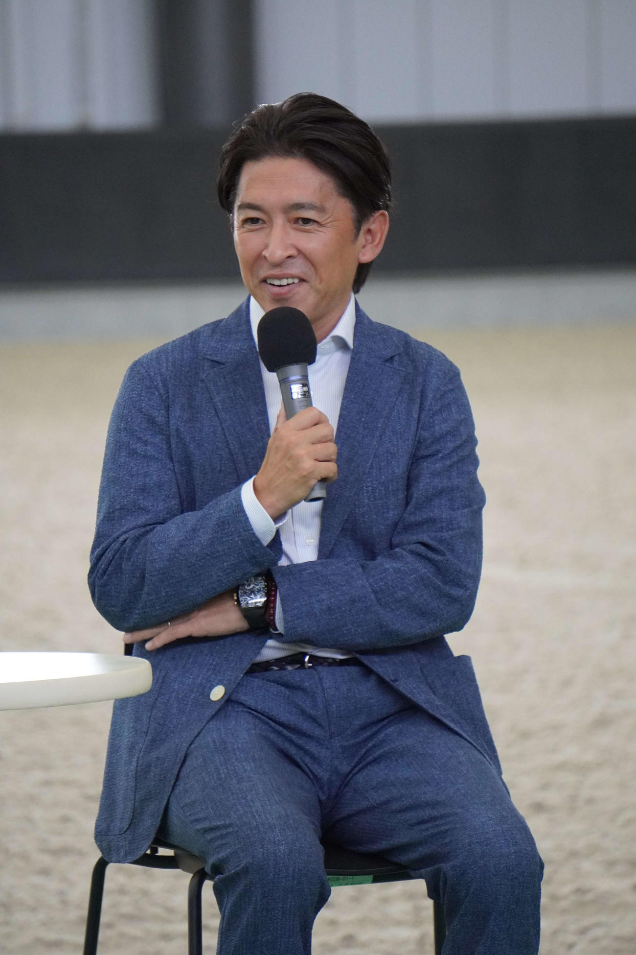馬事公苑で行われた愛馬の日イベントで、馬術の戸本一真選手とトークショーを行った福永祐一調教師