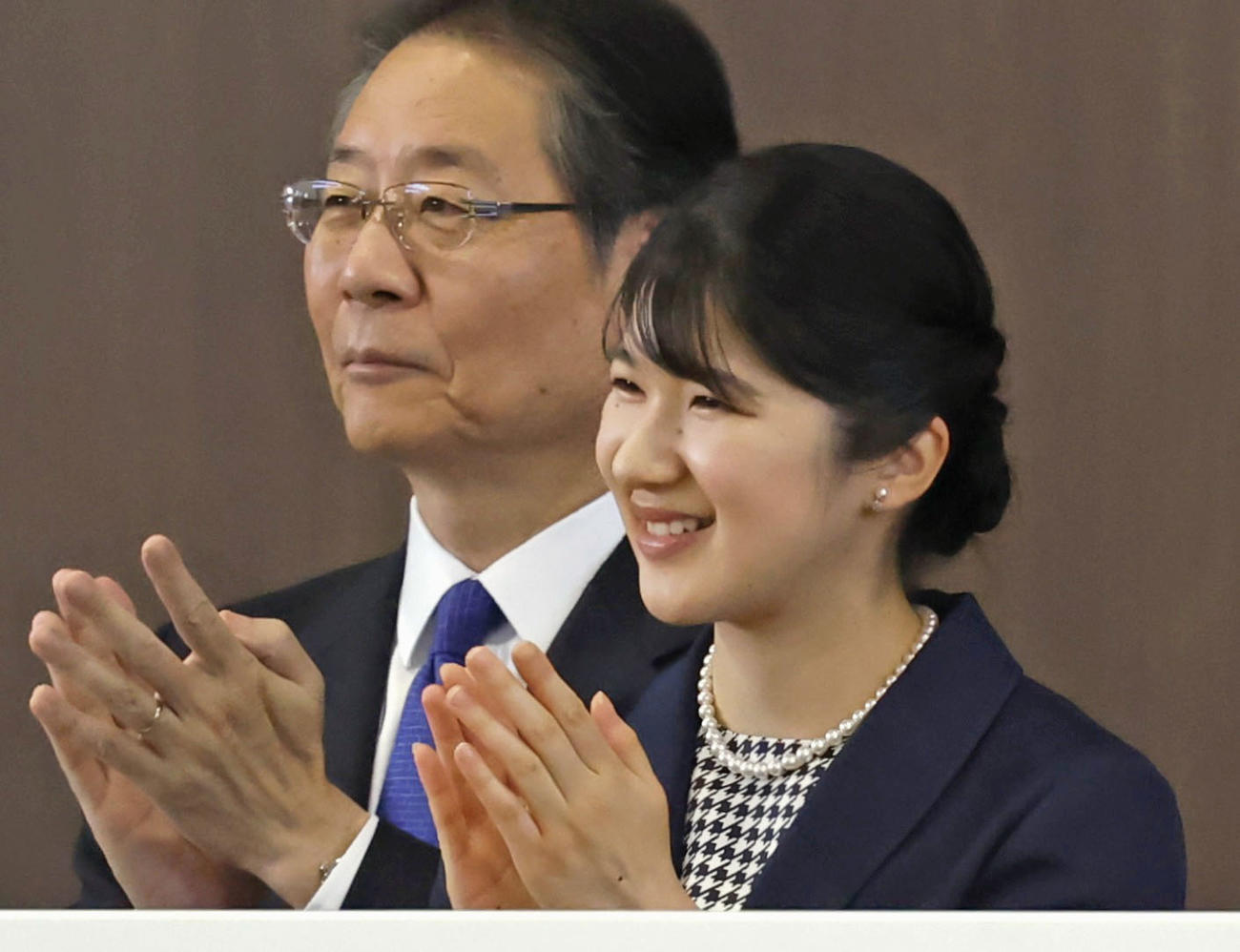 第50回愛馬の日のイベントを視察される愛子さま（共同）