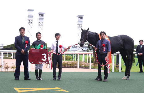 7歳馬ディープモンスター 内から差し切った！ 念願の重賞初制覇だ