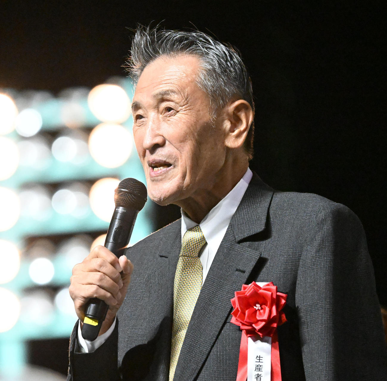 JBCクラッシックの表彰式であいさつするノーザンファームの吉田代表（撮影・千葉一成）