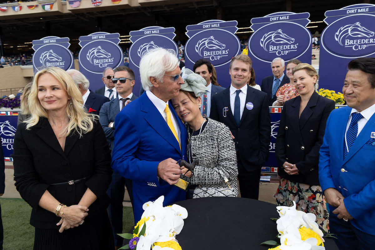 ナイソスのバファート師（白髪の男性）（（C）Bill Denver／Eclipse Sportswire／Breeders Cup）