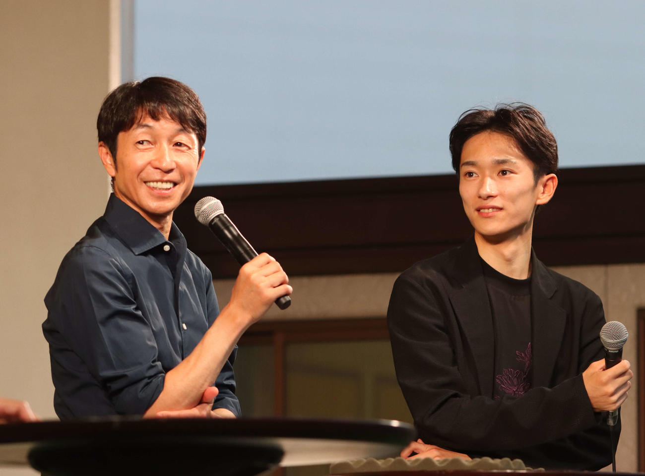 武豊騎手（左）と坂井瑠星騎手（2024年撮影）