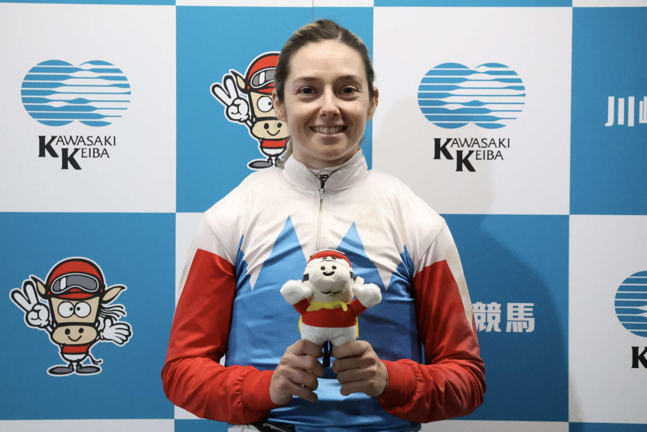 川崎競馬でのラスト騎乗を終えたミカエル・ミシェル騎手（撮影・牛山基康）