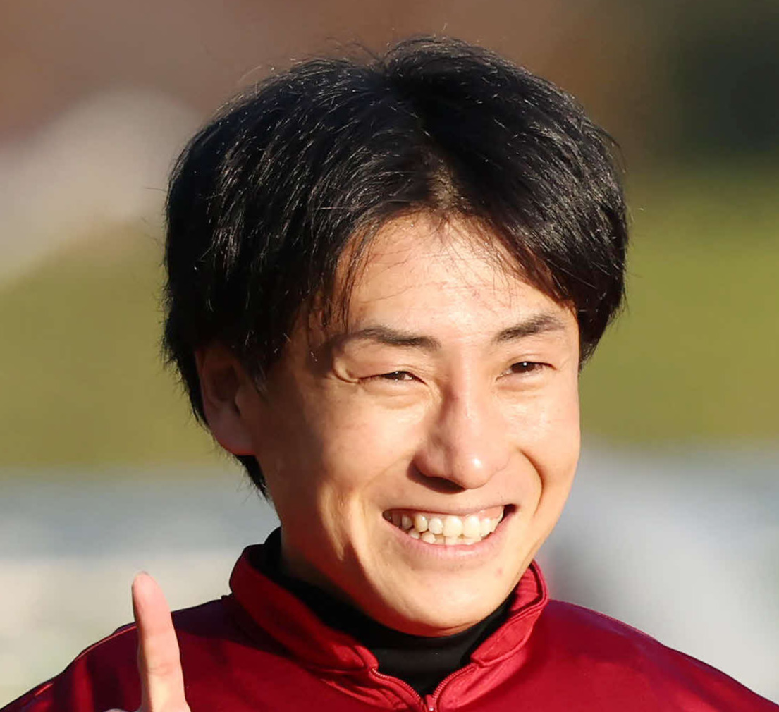東京11R、ドーブネでキャピタルSを制した吉田隼人騎手＝2023年11月25日、東京競馬場