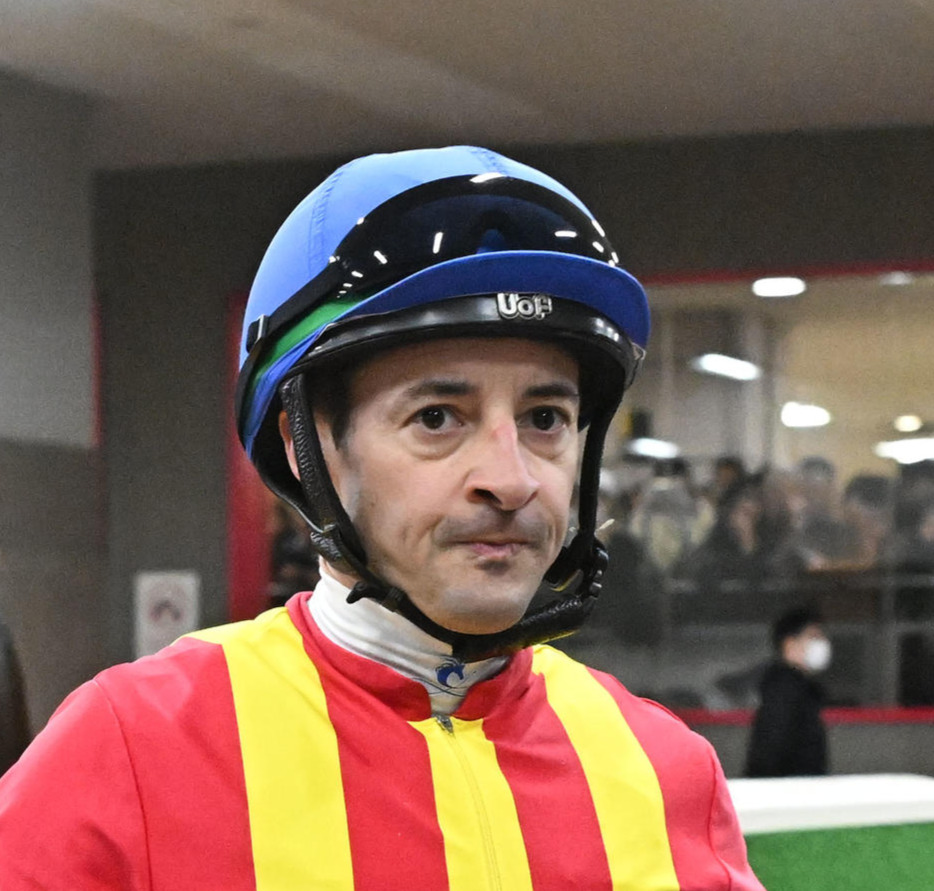 東京6R、2歳新馬戦をゴーラッキーで制したルメール騎手（撮影・千葉一成）